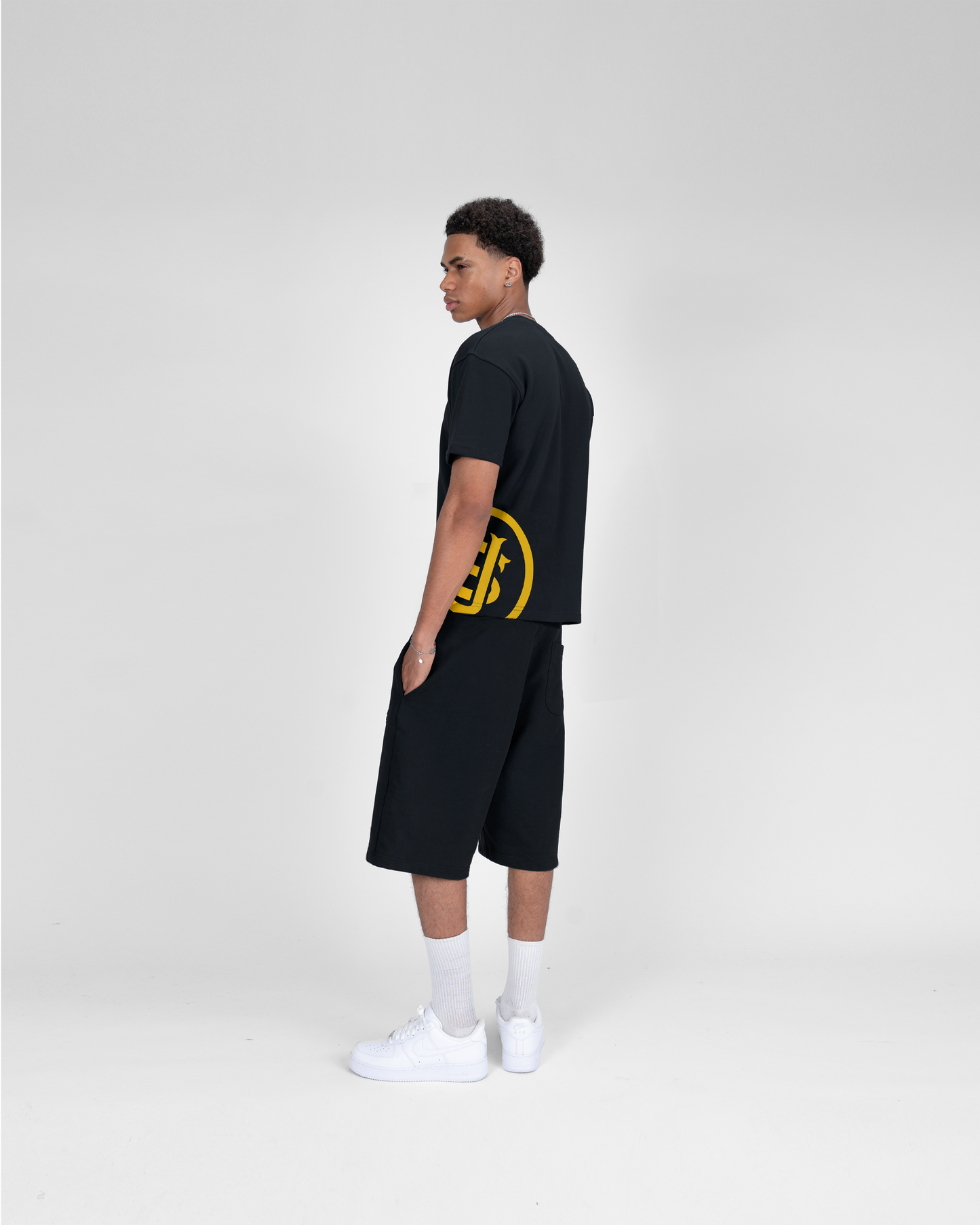 SU26 REGULAR T-SHIRT - BLACK
