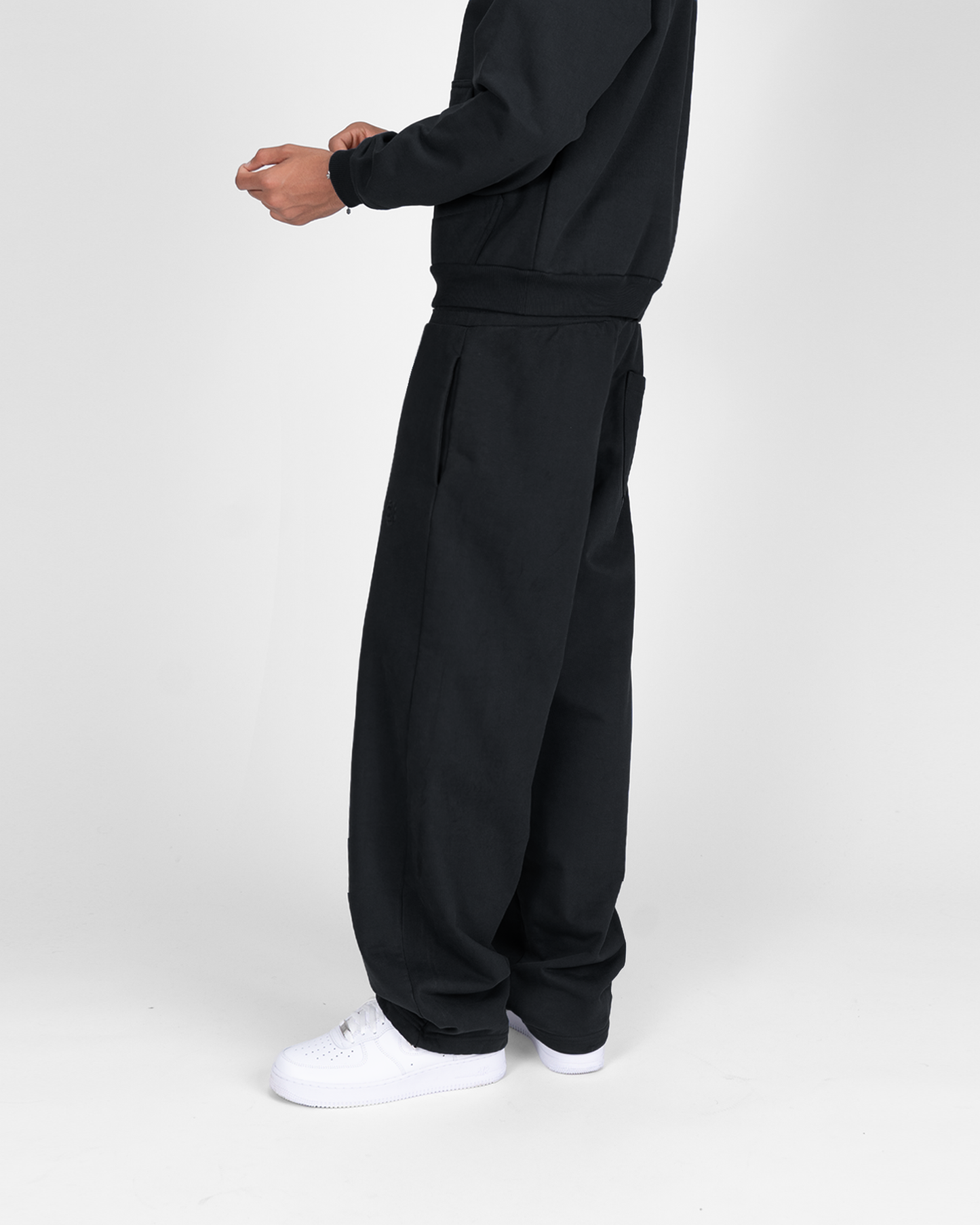 SU BASIC JOGGER - BLACK