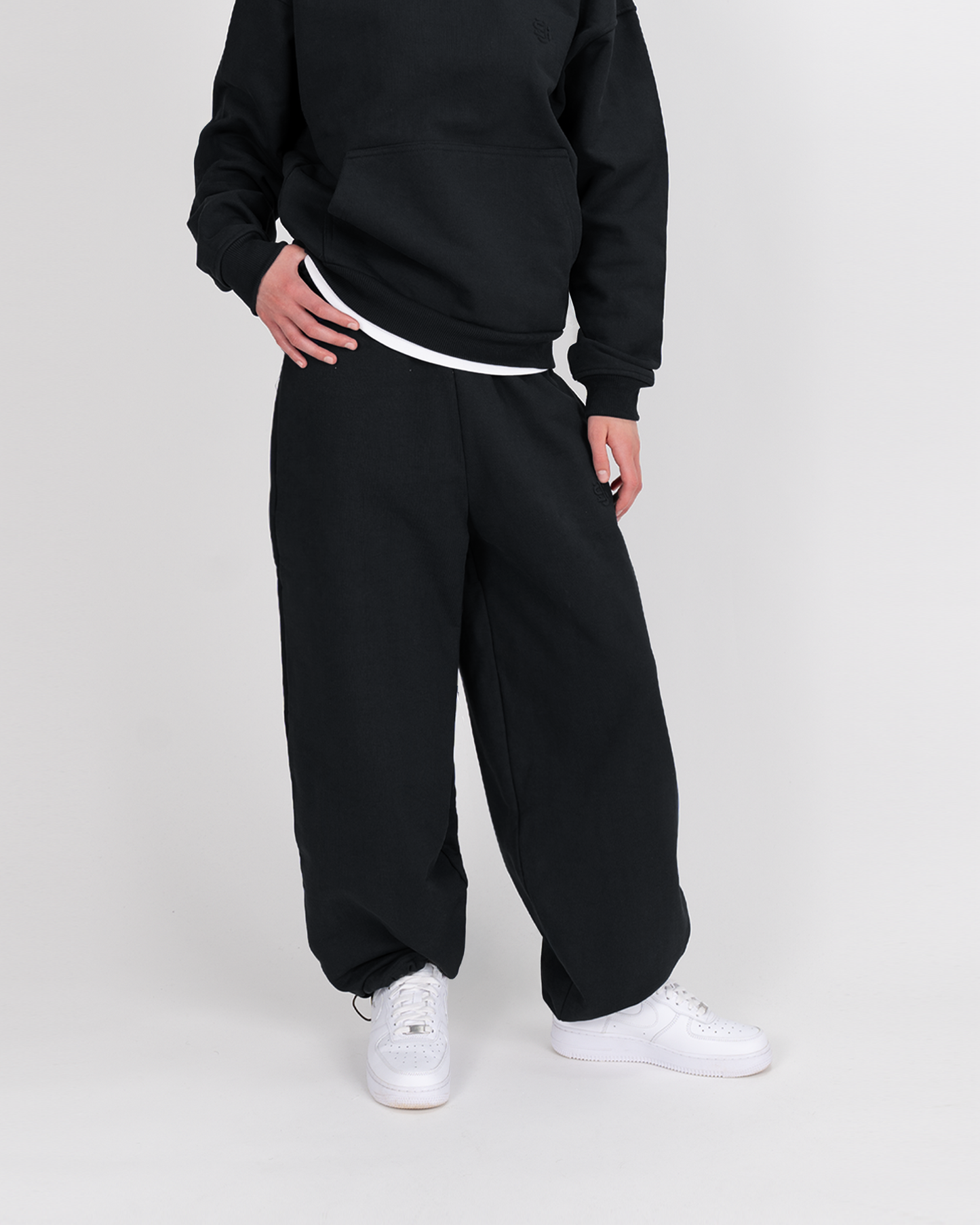 SU BASIC JOGGER - BLACK