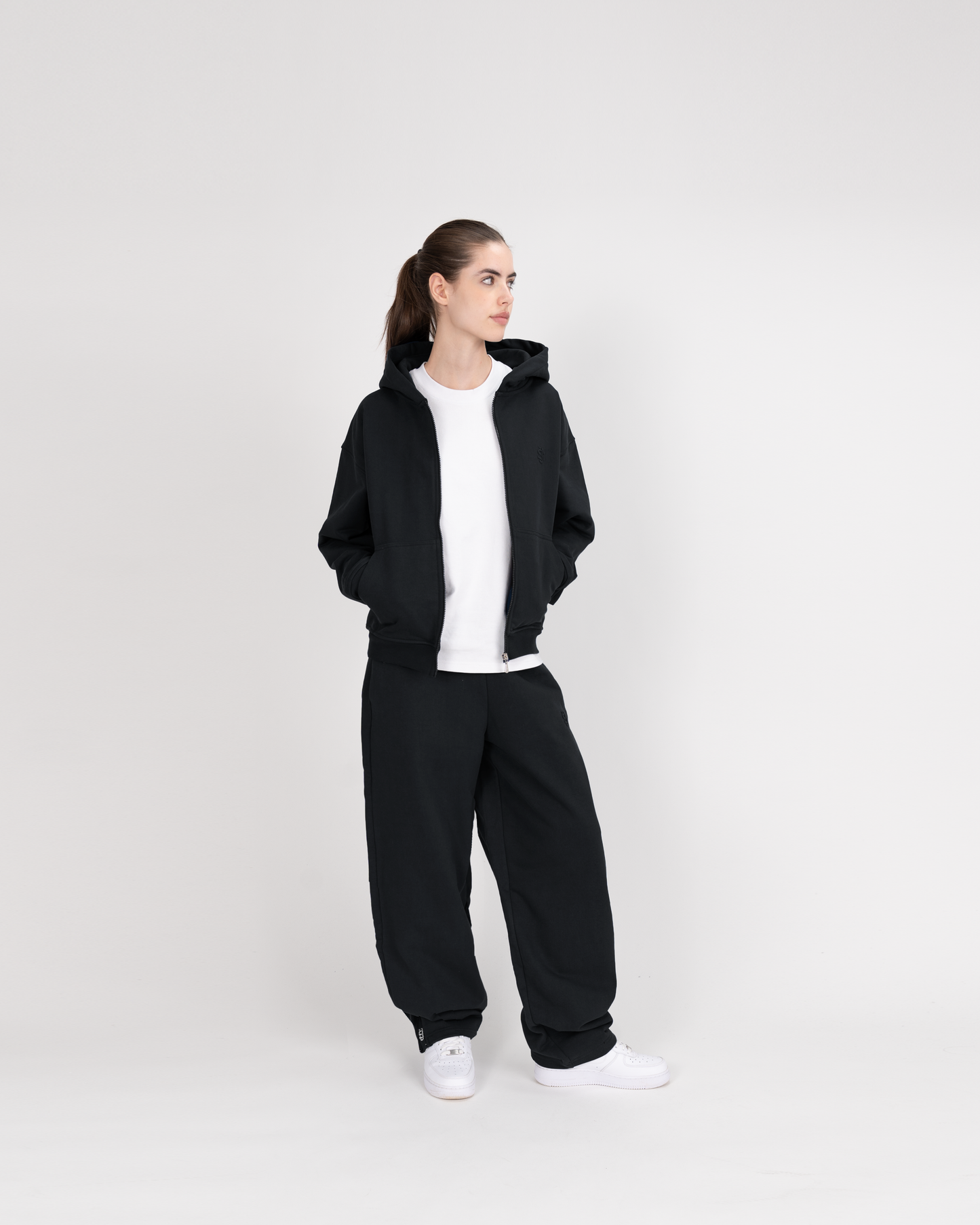 SU ZIP JOGGER - BLACK