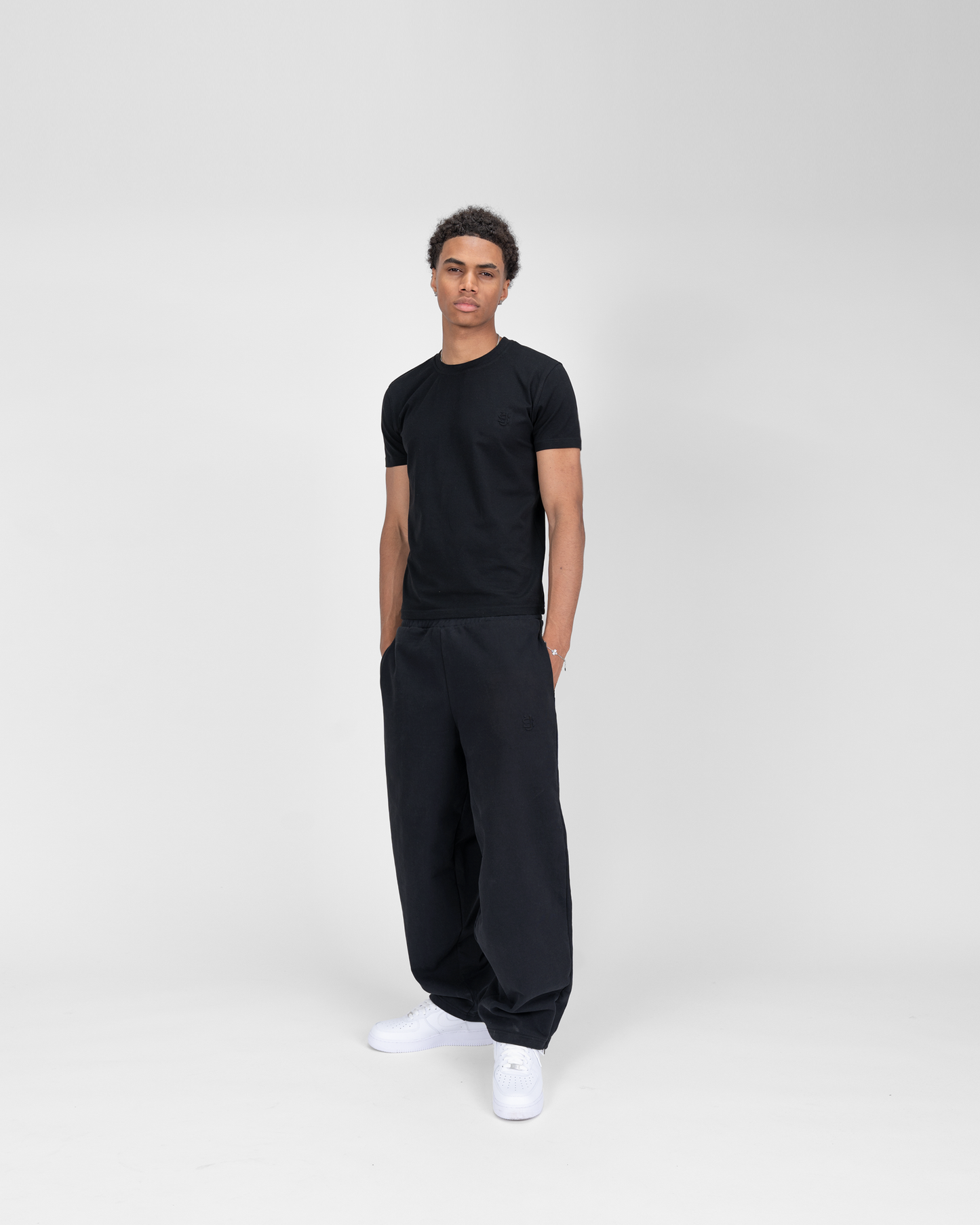 SU SLIM FIT T-SHIRT - BLACK