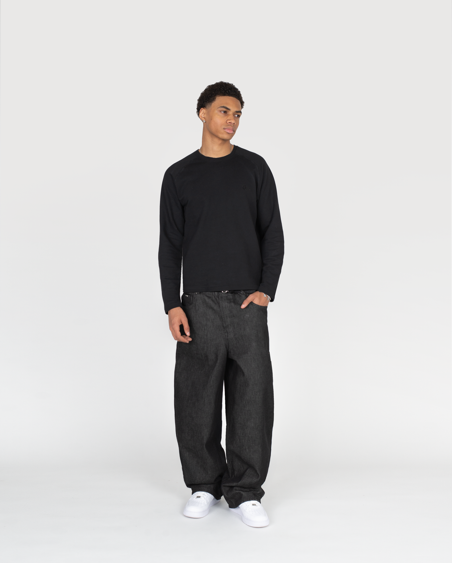 BASIC RAW DENIM - BLACK