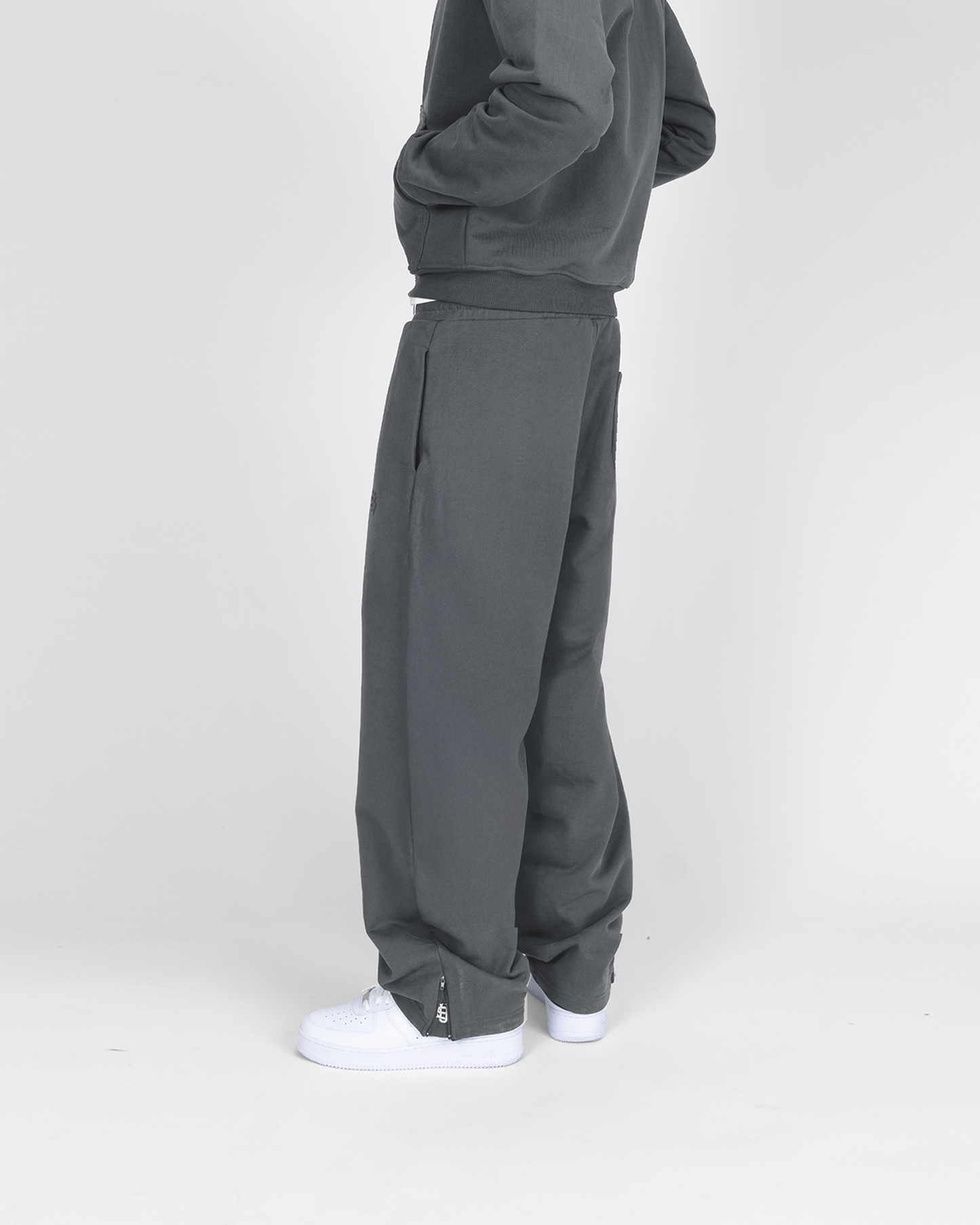 SU ZIP JOGGER - ANTHRAZIT