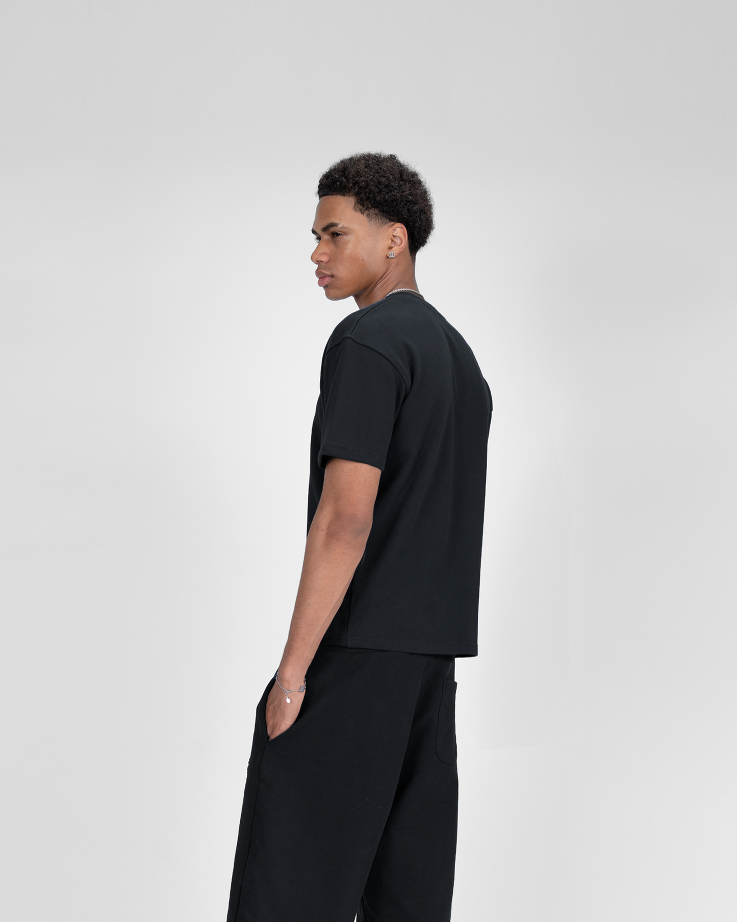 SU REGULAR T-SHIRT - BLACK